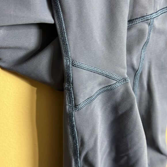 Lululemon Athletica Size 4 Icy Blue Gray Lattice Accent Active Leggings NWOT - Picture 6 of 7